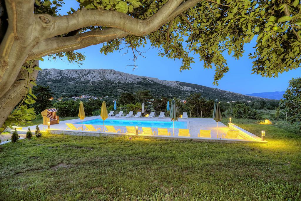 Apartments Juranic Baška Rom bilde