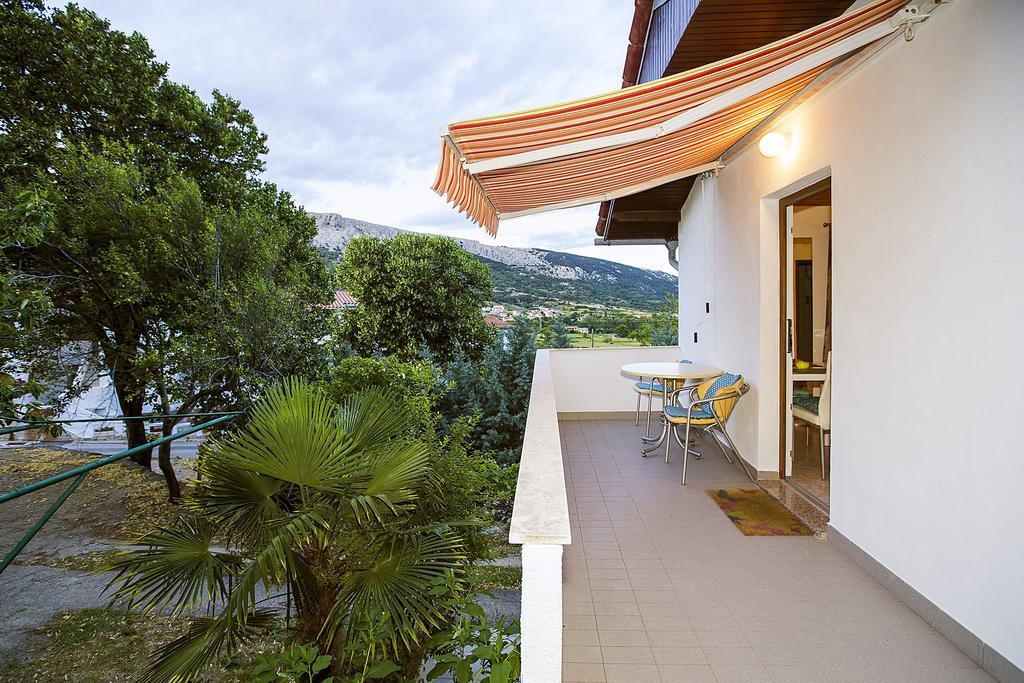 Apartments Juranic Baška Rom bilde